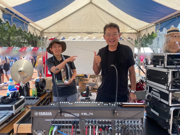 F569BDFA-4325-433B-85DE-99578AC2C991