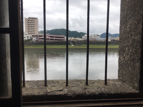 DE9E27DA-4AEC-4384-8EDE-0C8AF672D728