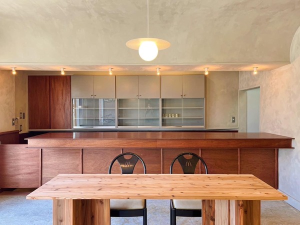 FFE9E5C8-FE2E-4E29-8BA9-B57D2177856B