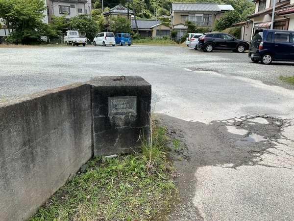 4F52327D-33FE-407B-BD36-EDF5857E8933