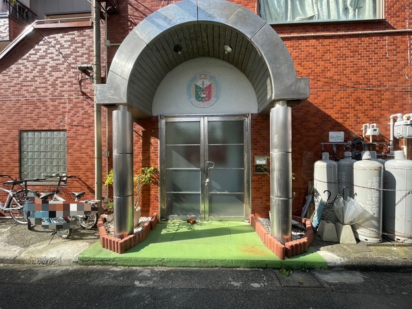 17BE3E64-73D7-44E7-BDD8-E11523988334