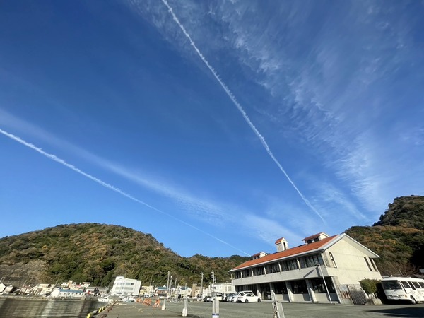 0E275E6A-5683-4D3E-8CC3-5F753E87D066