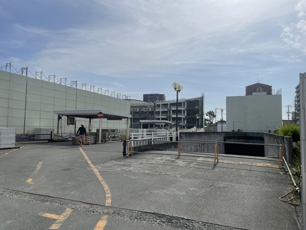 2E863863-7D1F-4B41-B75A-686B4BA48559