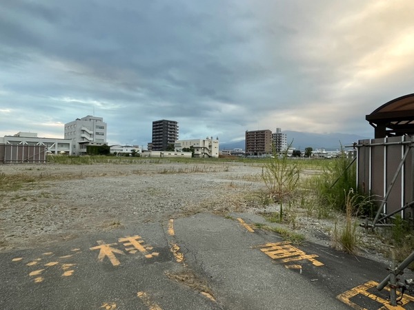 AE7B17C2-C746-43F7-8316-D975974600AC