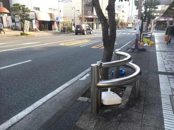 AB576AD8-DC9F-4B4A-BB6E-657CE05F4E2A