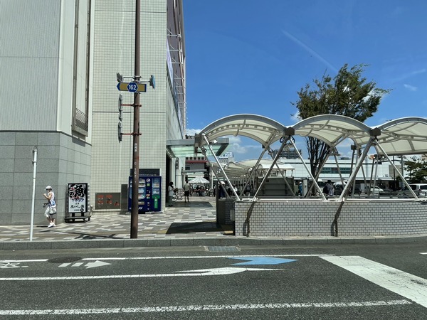 B9D1F64A-AA81-4C66-B8BC-08242FCEC2E0