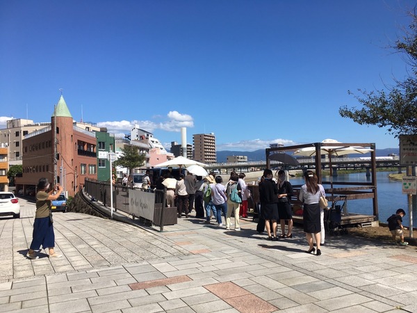 16640C77-EDD1-4CE9-A334-0893064BC35D