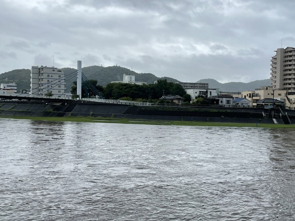 1EC94F87-B1D2-4EAD-9E85-584F0E35F87B