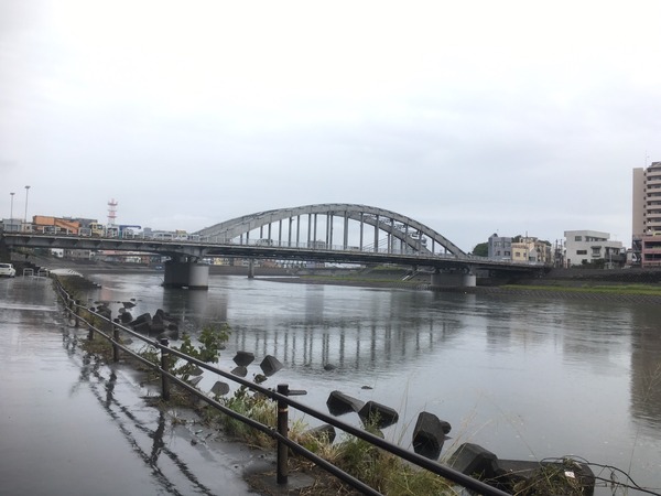 AB5762CA-6DEF-42C5-AAB3-4208BCC90C38