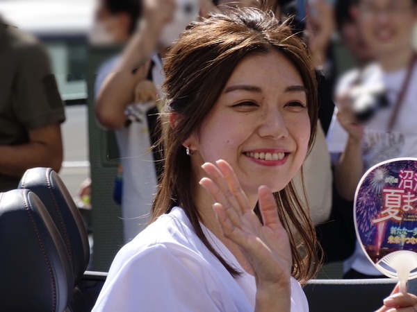 9537ACA7-DECA-44B4-B389-EA0F67A0FD49