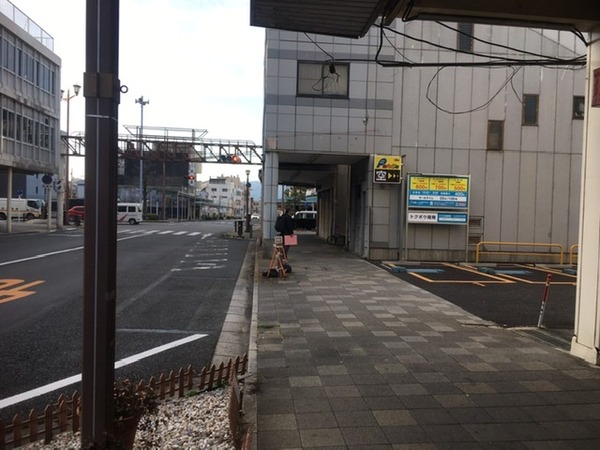 446C1F18-8727-48E3-86DA-FDCDF384C60C