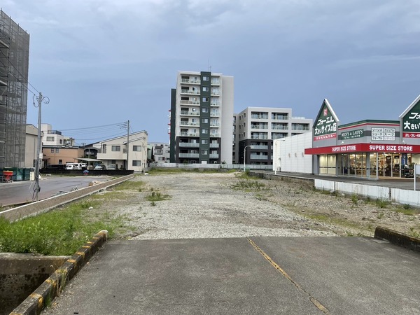 9B7647B1-272F-47DA-AE79-C1302C01BAC2