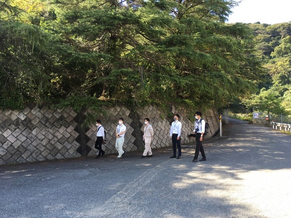 651B615E-7BDA-4EC9-857A-6A165808D780