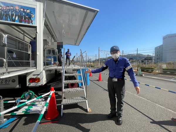 608C5CD9-4586-4B06-BA39-BB37E2253789