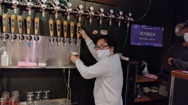 EE72DFD5-152D-4439-BF2E-177D54C8C0F4