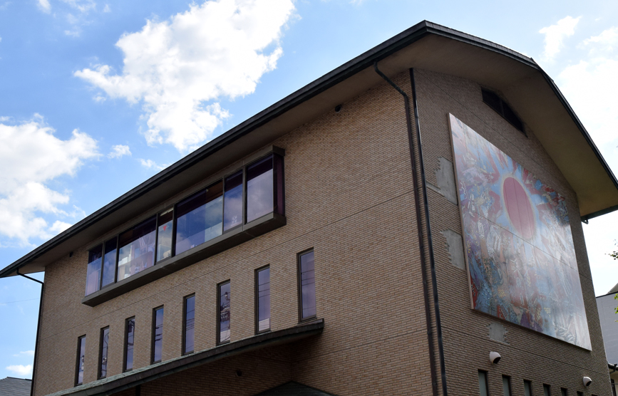 週末からモンミュゼ沼津で 沼津東高校の校章をデザインした前田千寸 まえだゆきちか 展とか 沼津つーしん