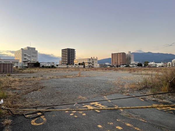 5FB81E83-62ED-4724-A873-DBF253B79E4D