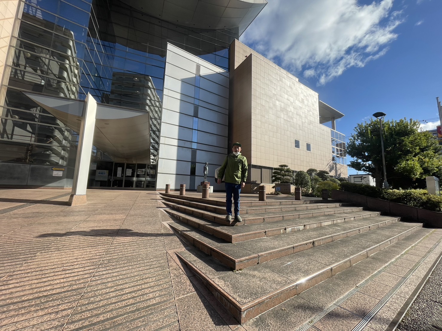 年末に借りた「はれときどきぶた」返しに行かなきゃ。沼津市立図書館1月の休館日。 沼津つーしん