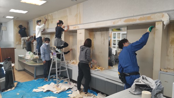 3097CD9E-B050-41A9-9FAE-45F217E58B12