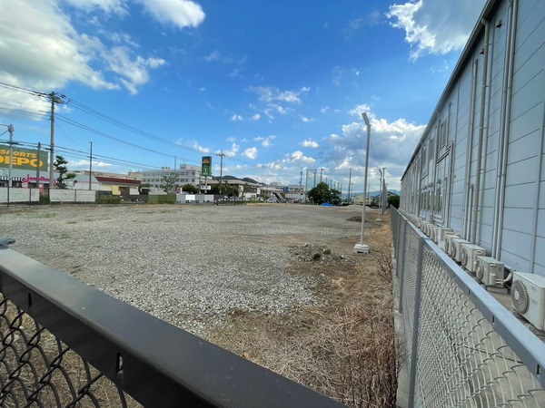 8DB89BCD-D12C-499E-A6D3-705AB3A0D4E5