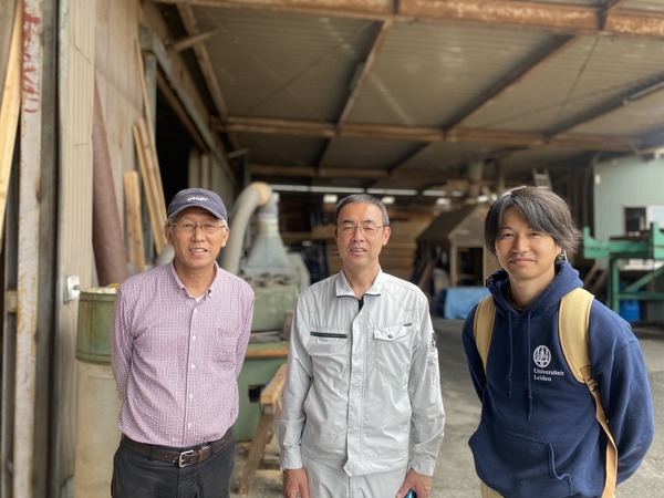 ３人で