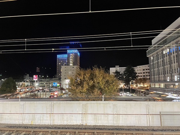 AAC27B8D-1060-47F4-8DD3-09918B4FC117