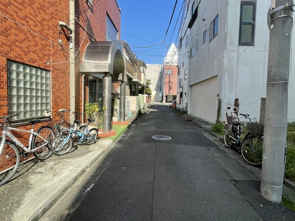 8EC8A181-DF03-4745-A21F-1F1D9ED05B5D