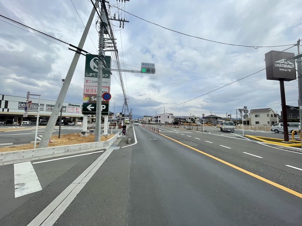 85F1C59A-361B-417E-AA93-90A953D4F660