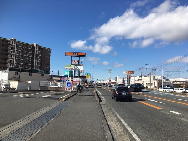 303A32B1-03A2-4F5F-86A4-6DF002EB2997