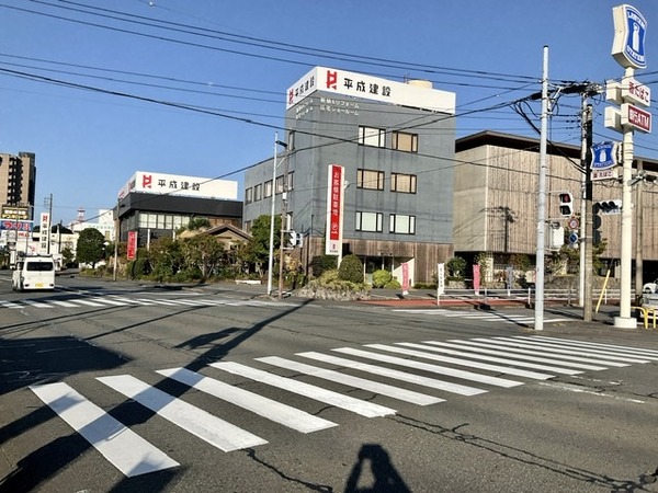 1AF80B85-CA5F-45AE-94F4-70185650FE83