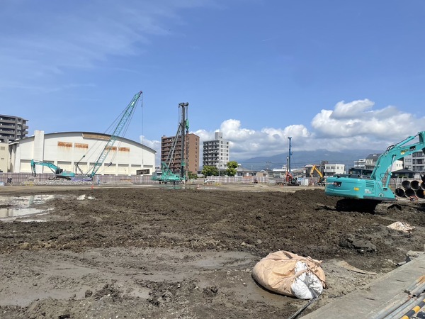 4B6C4520-900E-4073-A08F-D87E65757EE5