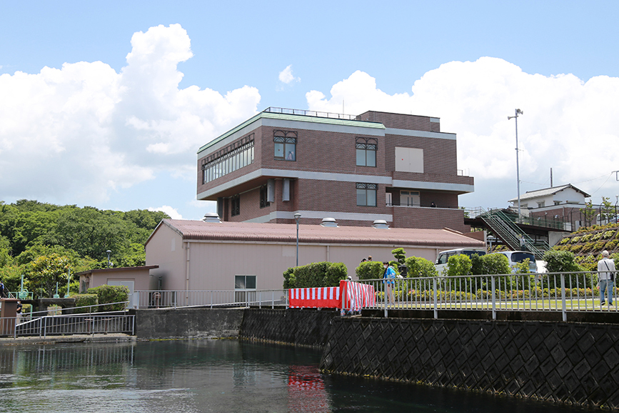 ひゃっこい!湧水(100)】泉水源地(清水町八幡)|静岡新聞 ひゃっこい!湧水(100)】泉水源地(清水町八幡)|静岡新聞