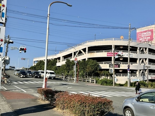 C3A25E03-F1A3-4C8F-B5C3-5DDA52580EEB