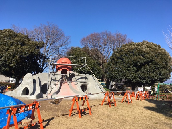 1AEE46A5-5F6D-41B8-A45C-556D9758CEBF