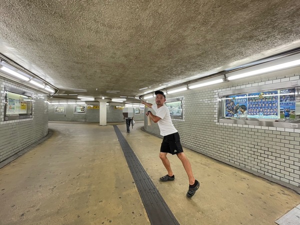 52F25F63-6A3E-40F7-86B4-89414EF6B76F