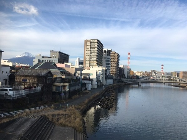 6AE1D5B7-CCAF-450C-9798-875CC822C712