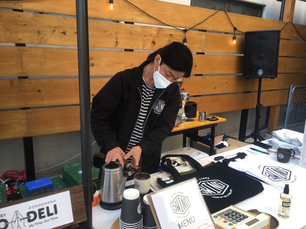 7F40CB82-B4A0-4E6B-B013-01D82F759882