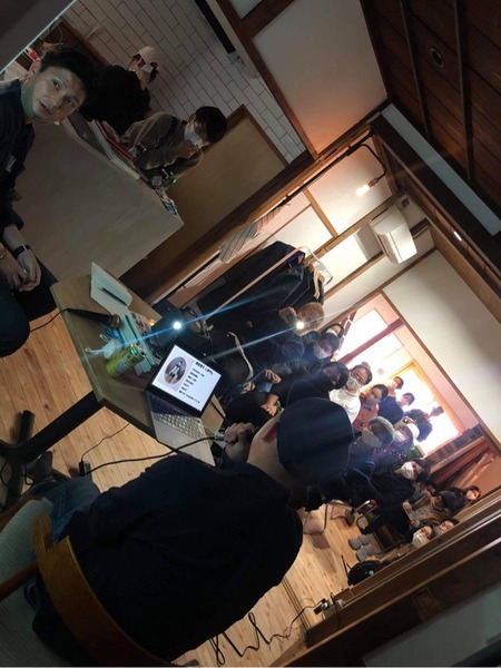 DB6F677C-EE00-40E9-80BF-95427DC71AB7