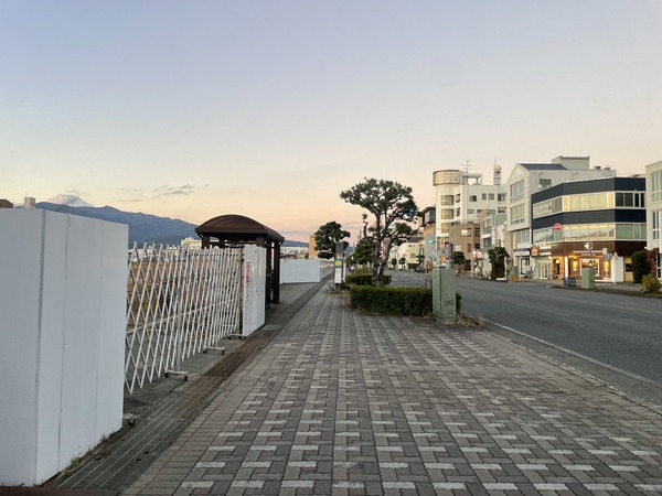 B53F87DD-D838-4CC6-B501-0C9B170880EF