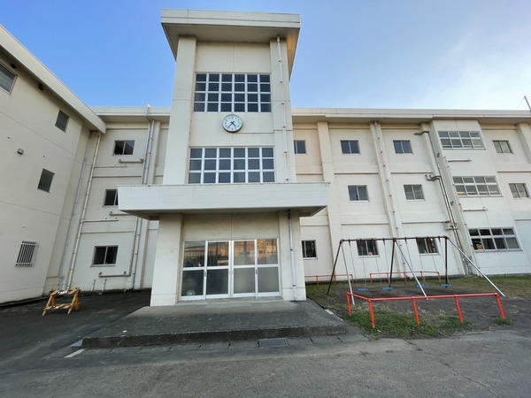 7E3ECF21-8972-42B0-9158-7110635C41F3