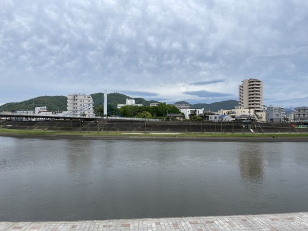 06F82AC9-12A9-4E3B-BBCC-1B0DE730F13A