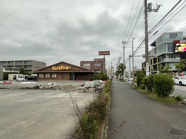 3357E681-62B8-403F-A750-AE16DC4DF5DD