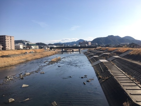 C12D0920-345C-47E8-B8B8-73BBA46324D3