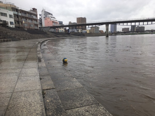 DDF0EFEF-0CCD-4CEF-9435-B82A89C6CB77