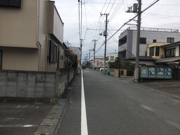 11A338F0-4C87-4DF3-A85C-E31FA2899C5E