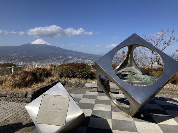 FF40F3EF-A7EA-4BBD-A260-E33F0C095034