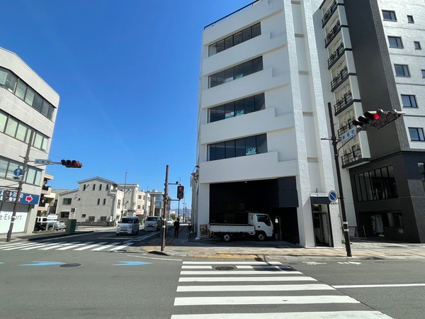 B28FB82F-6E77-4A9E-B81F-5D2768BB4828