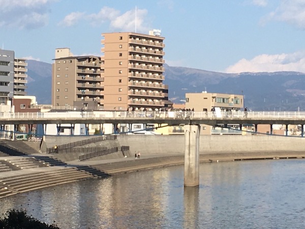 CACBBEFB-951C-4B42-9506-0373A0EE02AD