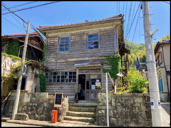 6DBFA2D0-345D-4F67-8878-7A7E7D3C659A