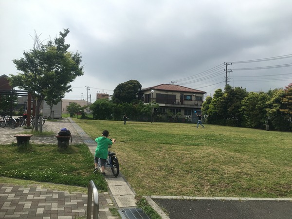 2FD9987D-562F-4E90-95E1-0A4D0C26B0DA